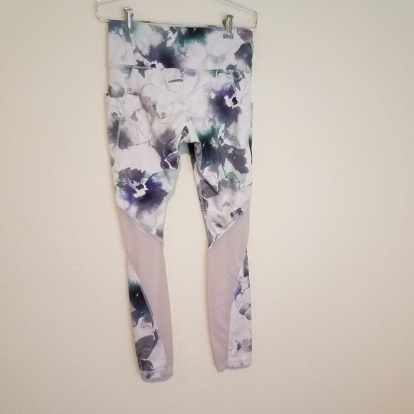 Athleta S Small Mudra Blue Purple Watercolor Floral 7/8 Leggings Size 325530-00 - Picture 5 of 9